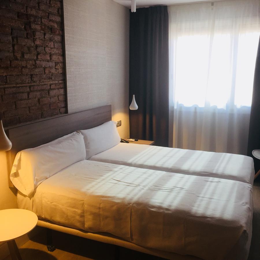 Hotel Transit Barcelona Exteriör bild